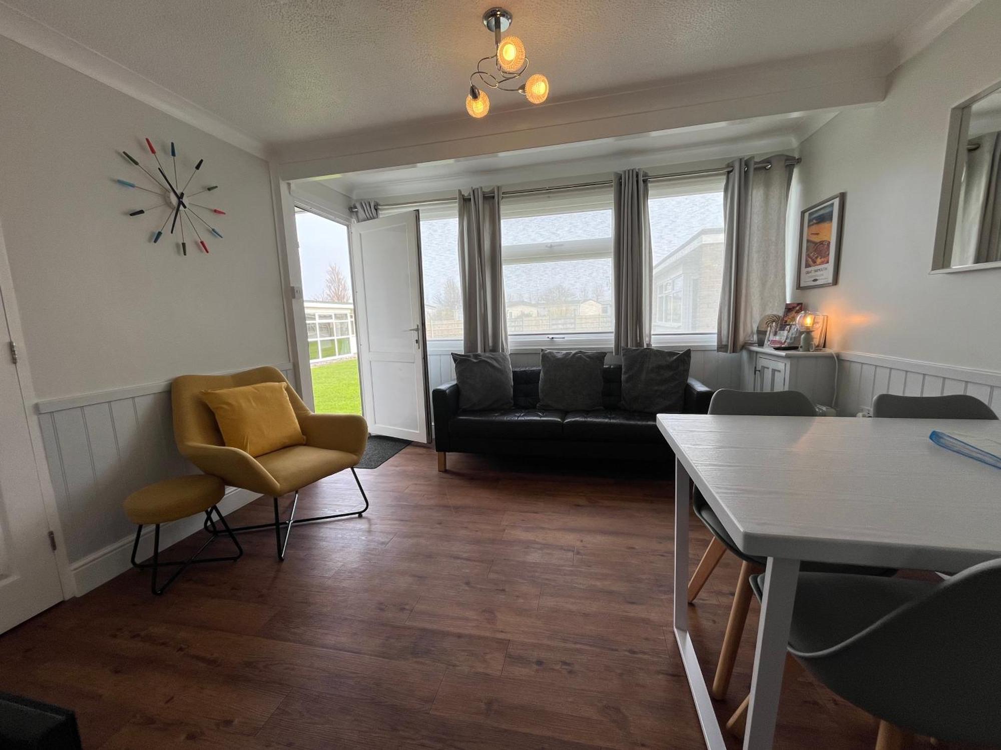 Beachcomber, Sunbeach, Scratby - Two Bed Chalet, Sleeps 4, Free Wi-Fi, Free Club Passes, Free Swimming And Pet Friendly 외부 사진